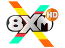 Logo del canal "8XM"